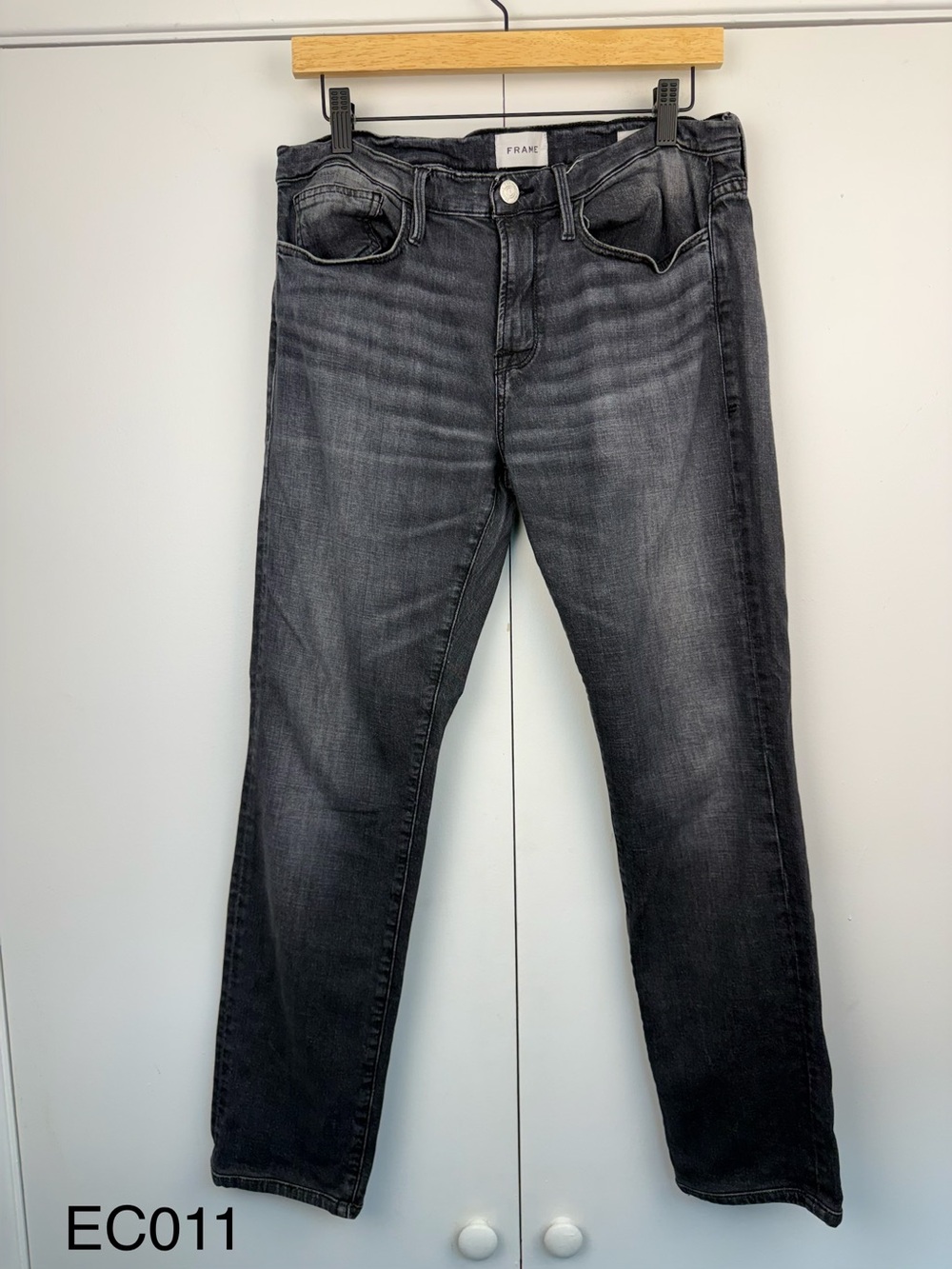 FRAME L’Homme Slim Degradable Black Oak Jeans Size 32